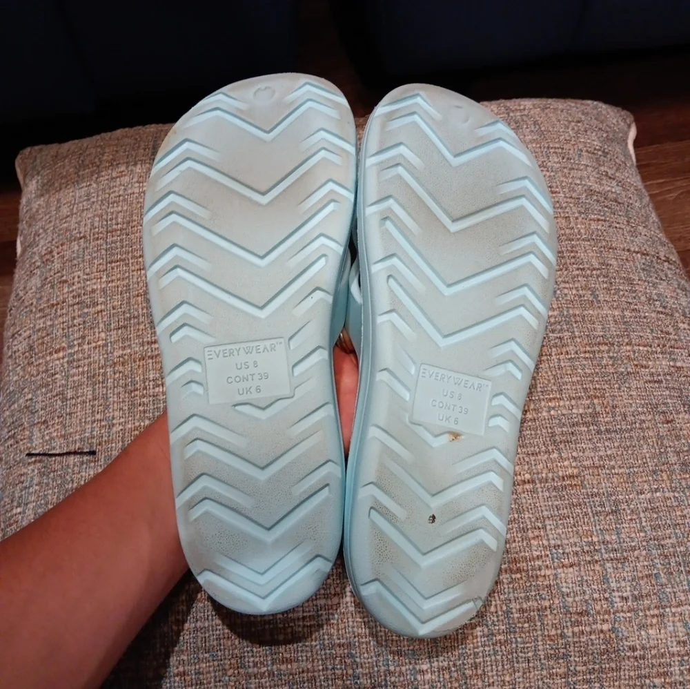 Totes Everywear Turquoise Soft Cushion Massaging Insole Womens 8 Slide Sandals